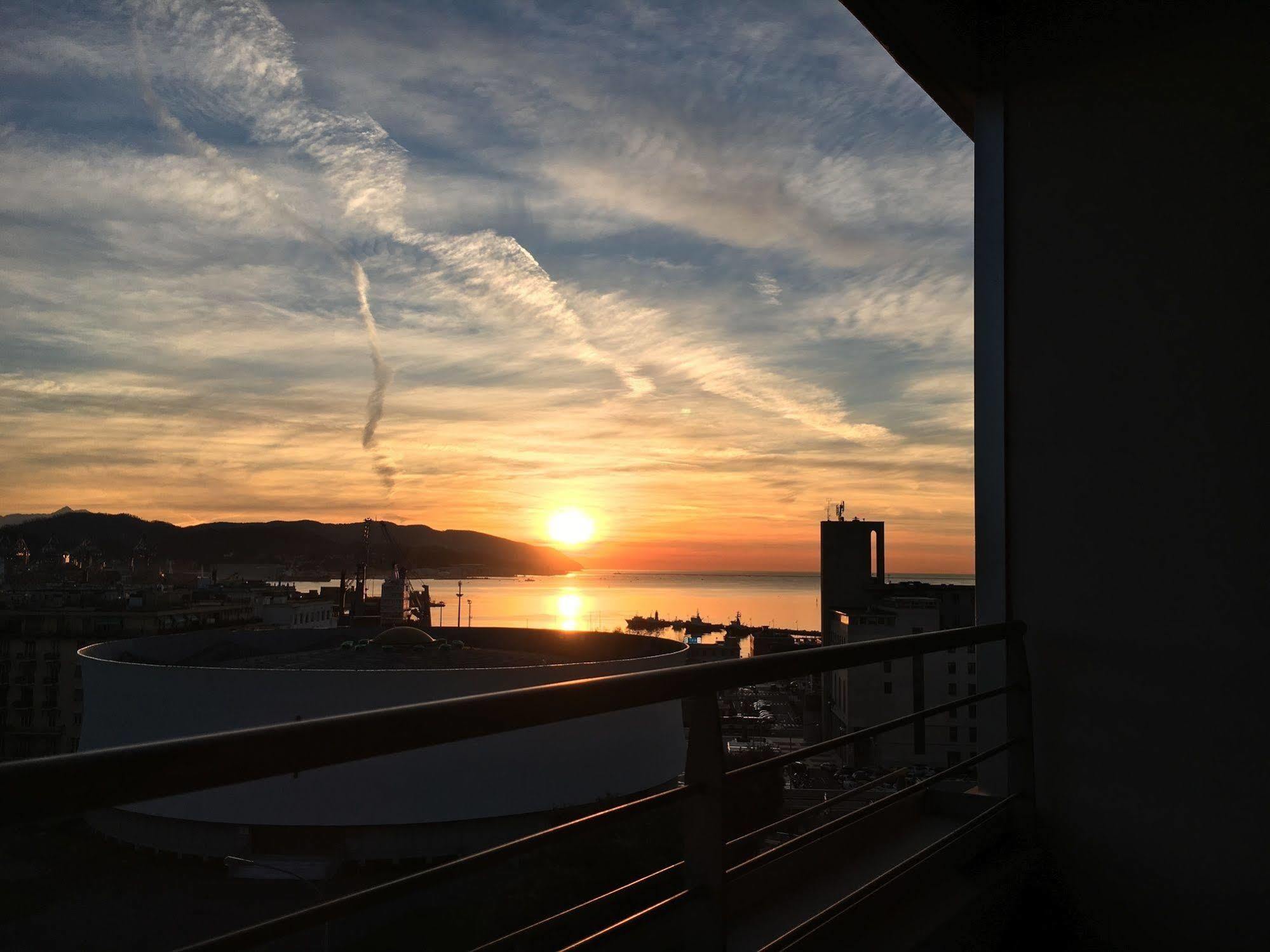 Hh Il Gabbiano Hotel La Spezia Exterior photo