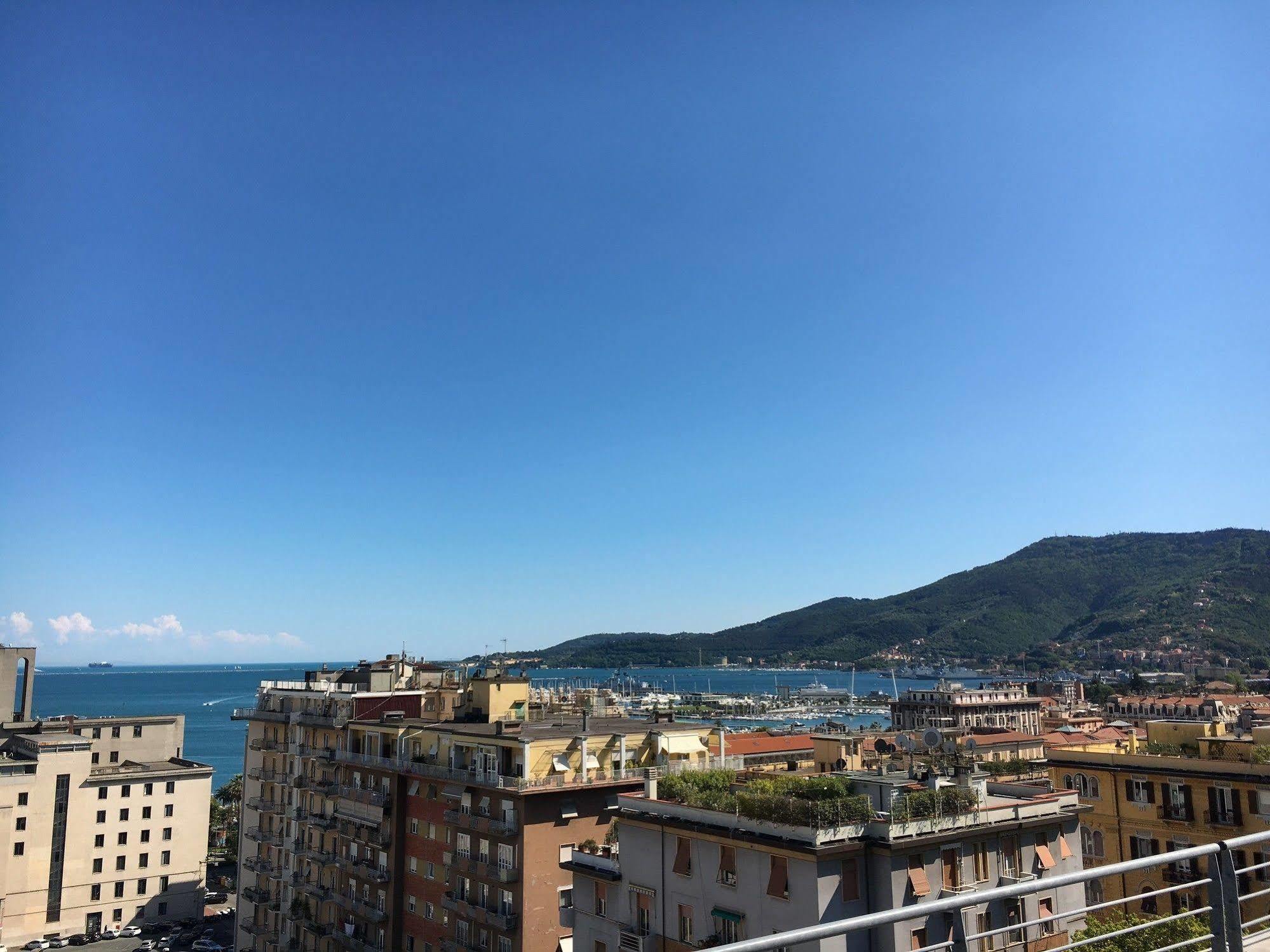 Hh Il Gabbiano Hotel La Spezia Exterior photo